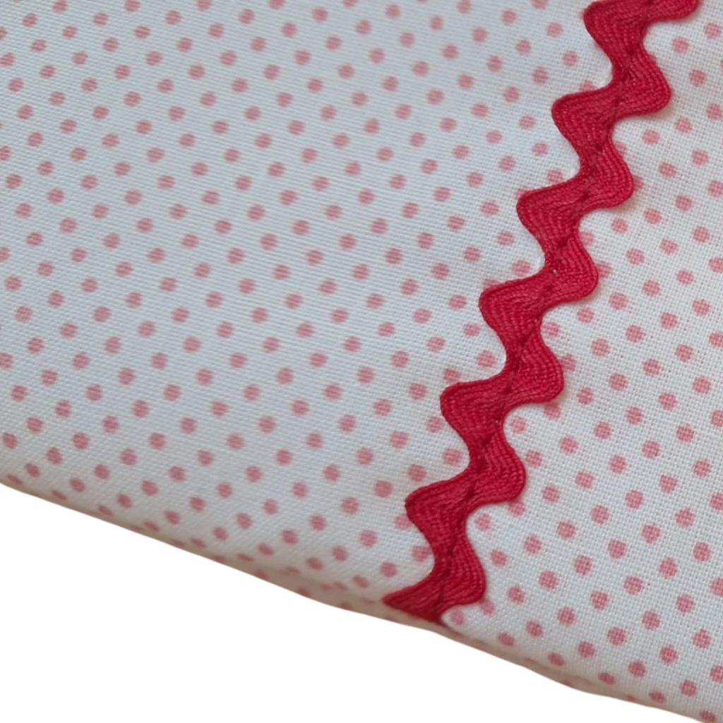 Sábana para cama de muñecas con almohada - Lunares fresa