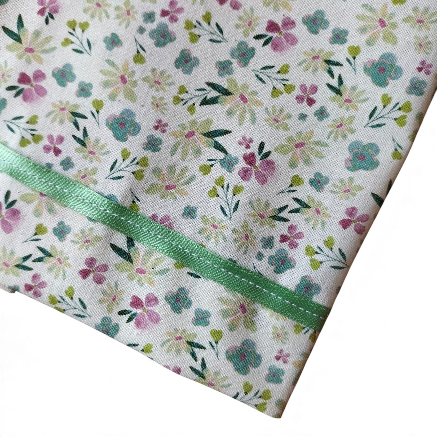 Sábana para cama de muñecas con almohada - Flores verdes